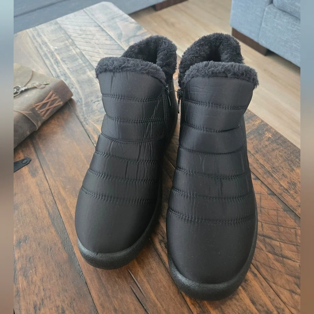 Black Quilted Winter Booties. Size EU 41. New without tags.